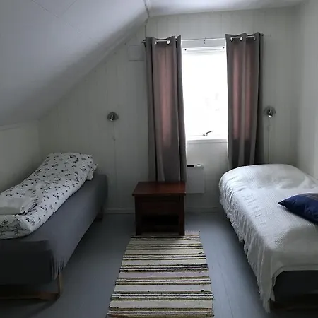 Kjelkebakken Gard * Lyngseidet