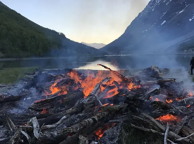 Kjelkebakken Gard
