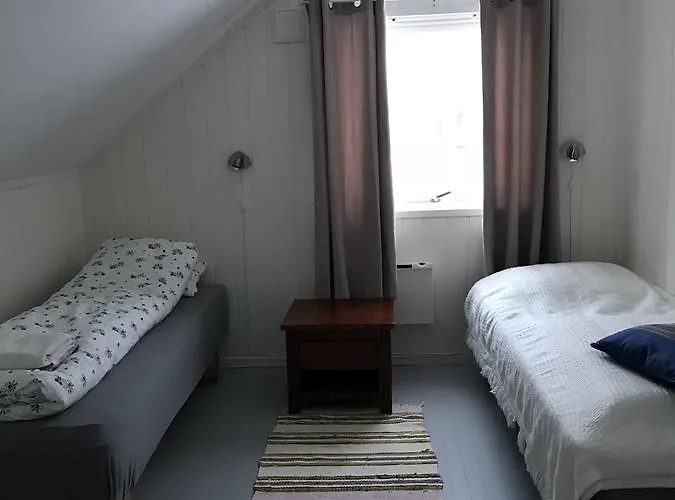 Kjelkebakken Gard * Lyngseidet
